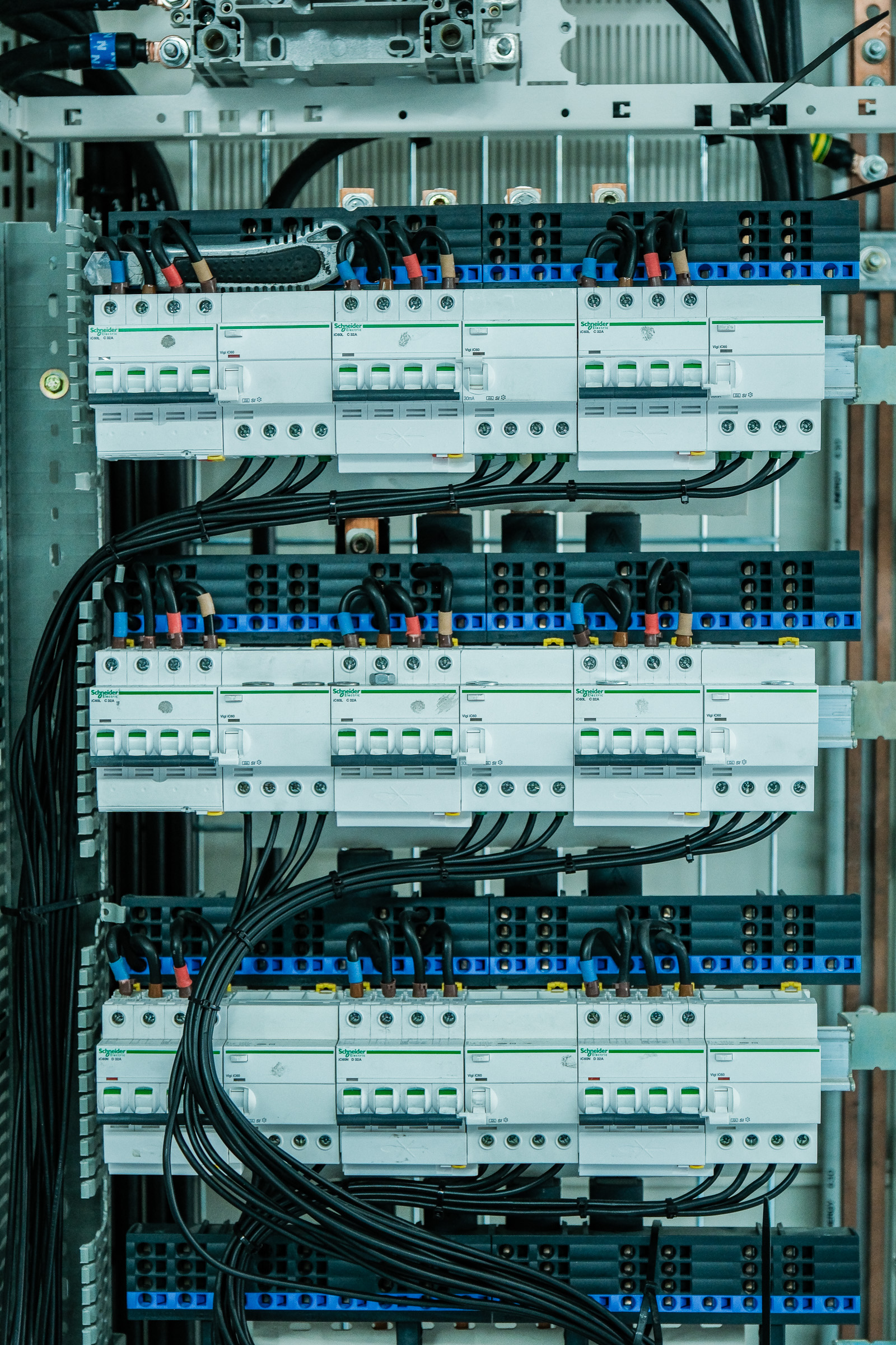 Build. — travaux et installation électrique